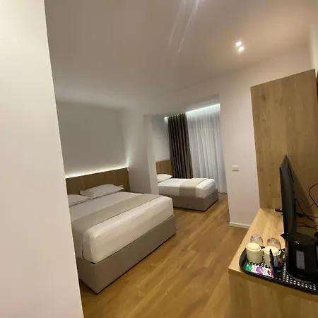 Skyway Hotel Krujë